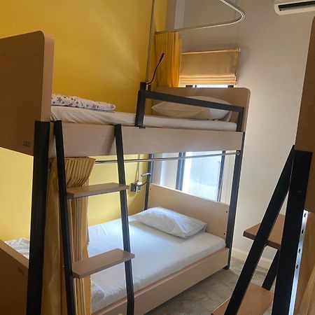 Bed@Town Hostel Bangkok Luaran gambar