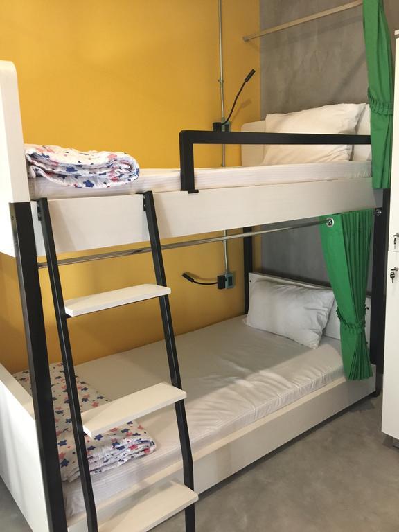 Bed@Town Hostel Bangkok Luaran gambar