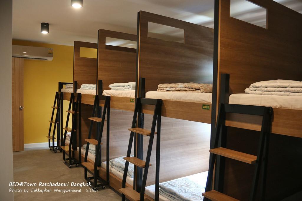 Bed@Town Hostel Bangkok Luaran gambar