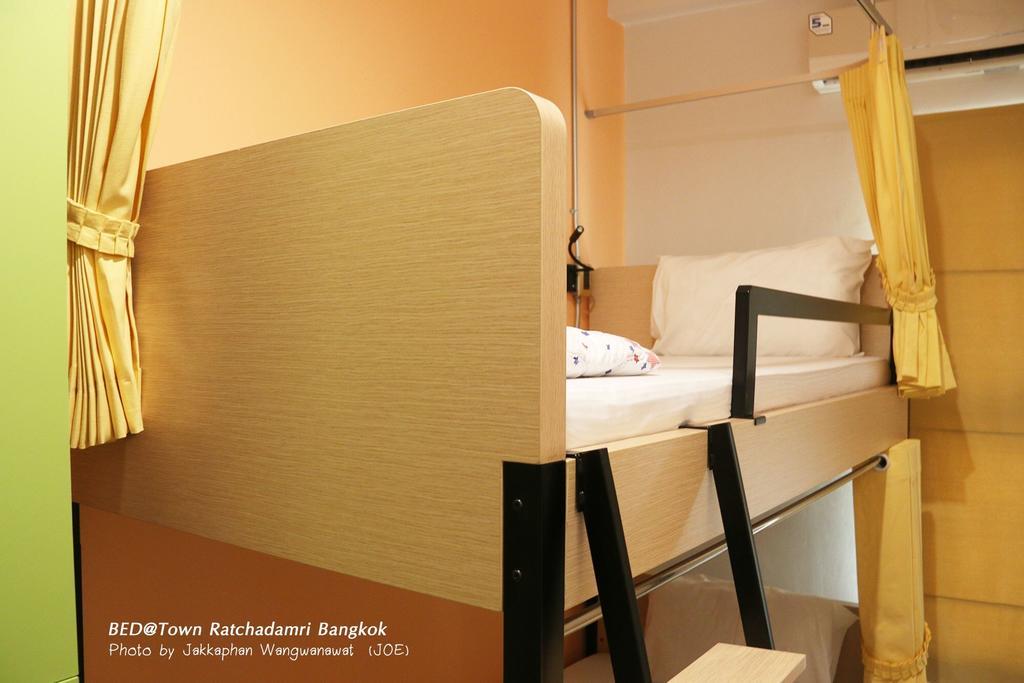 Bed@Town Hostel Bangkok Luaran gambar