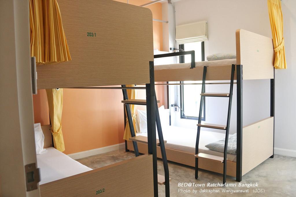 Bed@Town Hostel Bangkok Luaran gambar