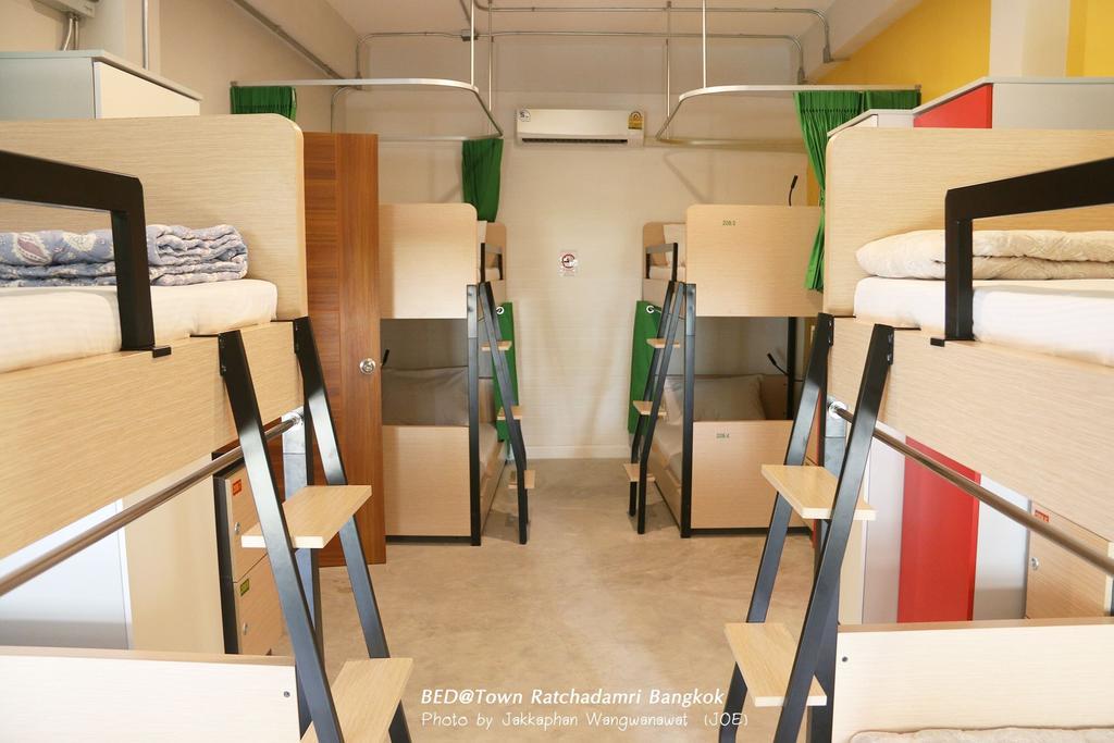 Bed@Town Hostel Bangkok Luaran gambar